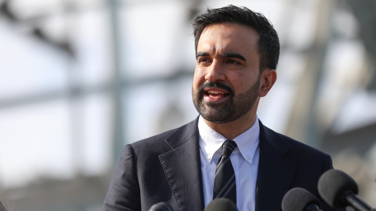 Mamdani ordena salida de 179 funcionarios de la administración Adams en NYC