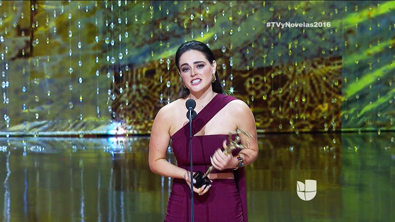 Fabiola Guajardo se llevó su segundo Premio TvyNovelas al hilo.