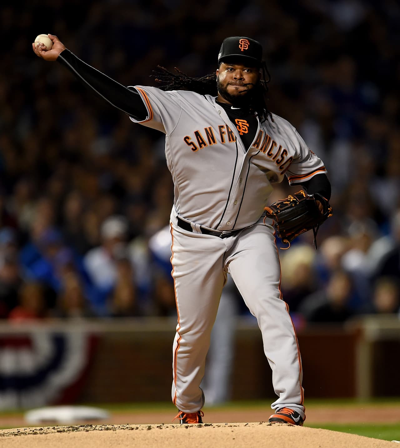 El lanzador de los Gigantes de San Francisco Johnny Cueto recibirá 23 millones y medio por sus servicios.