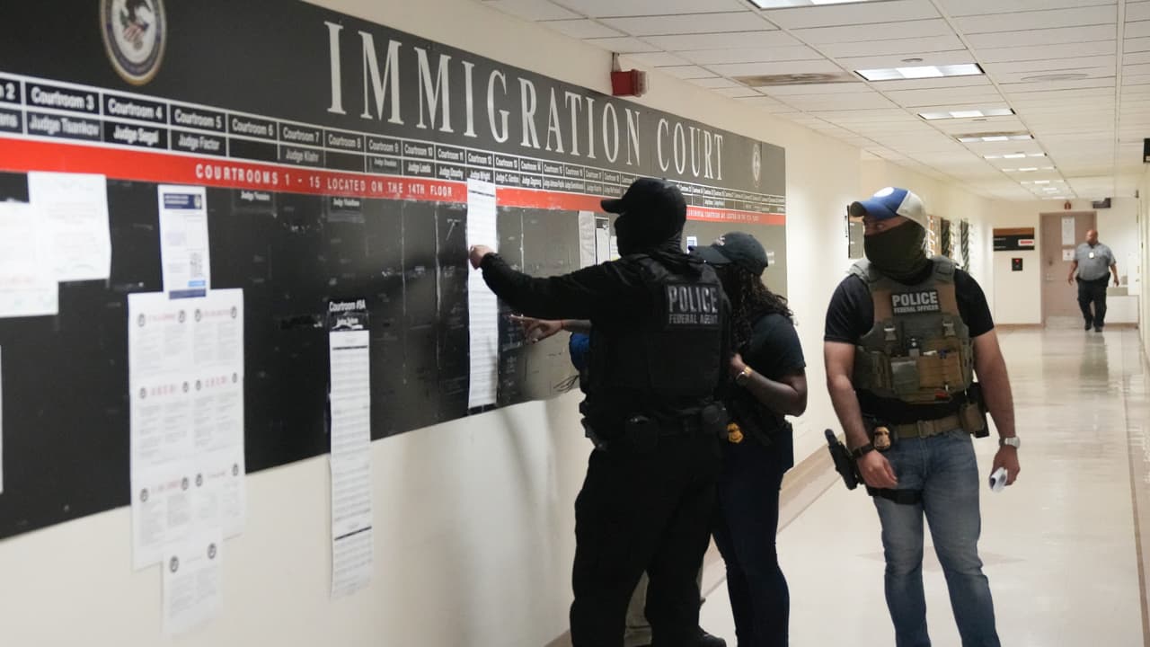 Investigan arresto de ICE dentro de un tribunal en Baltimore tras llamada de un empleado