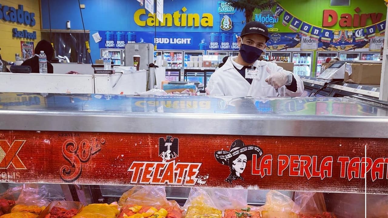 <b>La Perla Tapatia — 2031 Crows Landing Rd, Modesto CA</b>
<br>Tiene 30 años en California ofreciendo productos de México. Cuenta con varias locaciones en el condado de Stanislaus, incluyendo las ciudades de Modesto, Turlock (475 7th St, Turlock CA), Hughson (7045 Hughson Ave, Hughson CA) y Riverbank (3806 Atchison St, Riverbank CA).