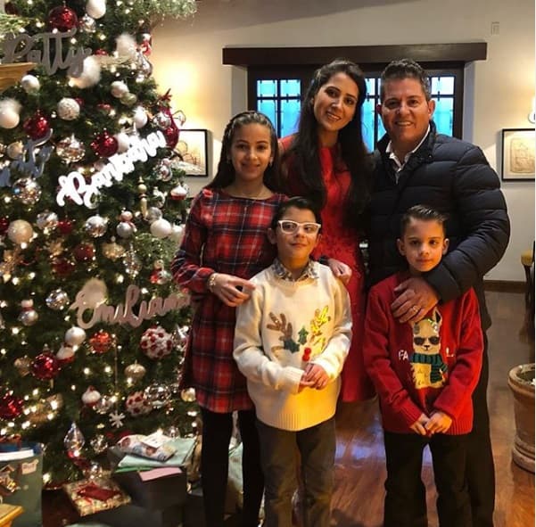 Confió que entre sus deseos para el Año Nuevo, no sólo están el trabajo y la felicidad familiar. Espera que los actores obtengan el reconocimiento
<b> que merecen</b>.