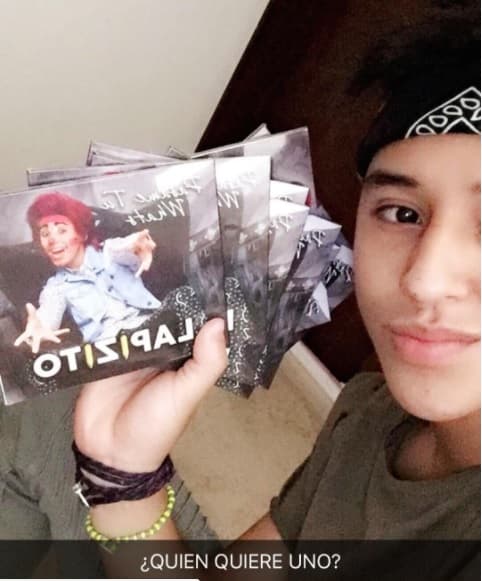 'Lapizito' se aventuró y aprovechando la fama que le dejó 'Sabadazo' lanzó su disco como cantante, donde predomina el género reggaetón del que es fan. Dice que admira a Ozuna.