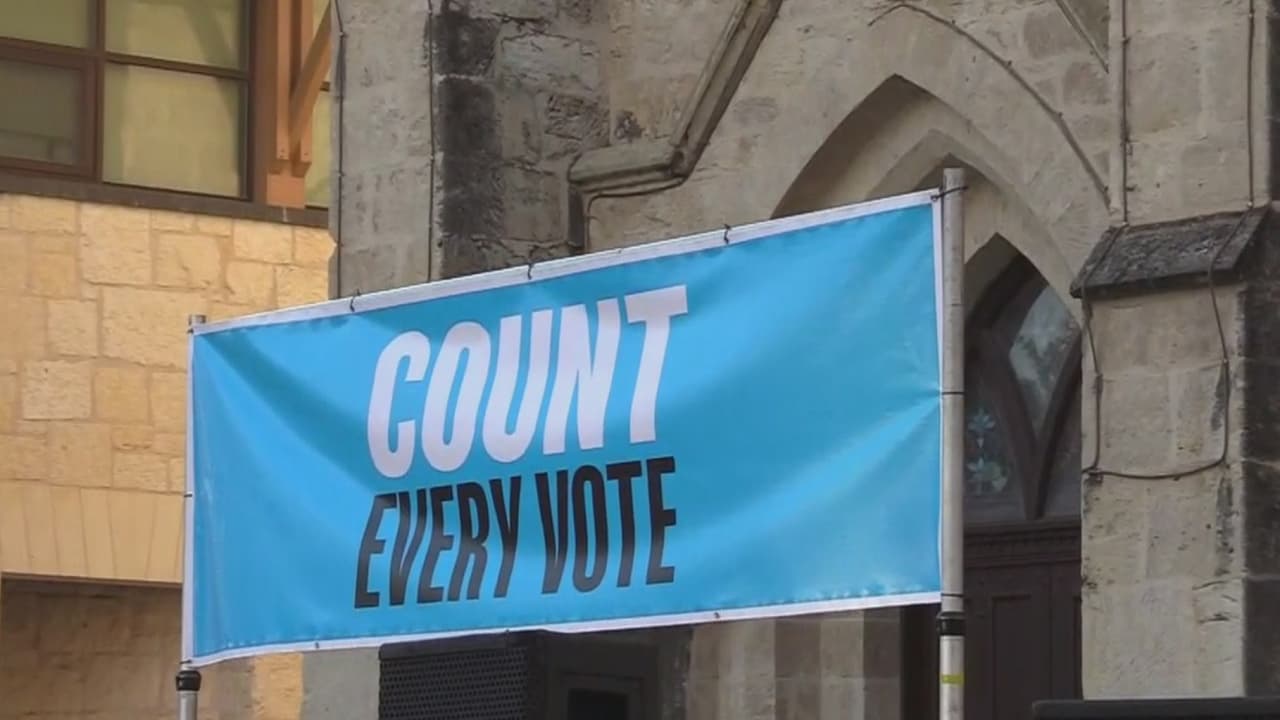 El conteo de votos por correo sigue este jueves en el condado de Bexar 