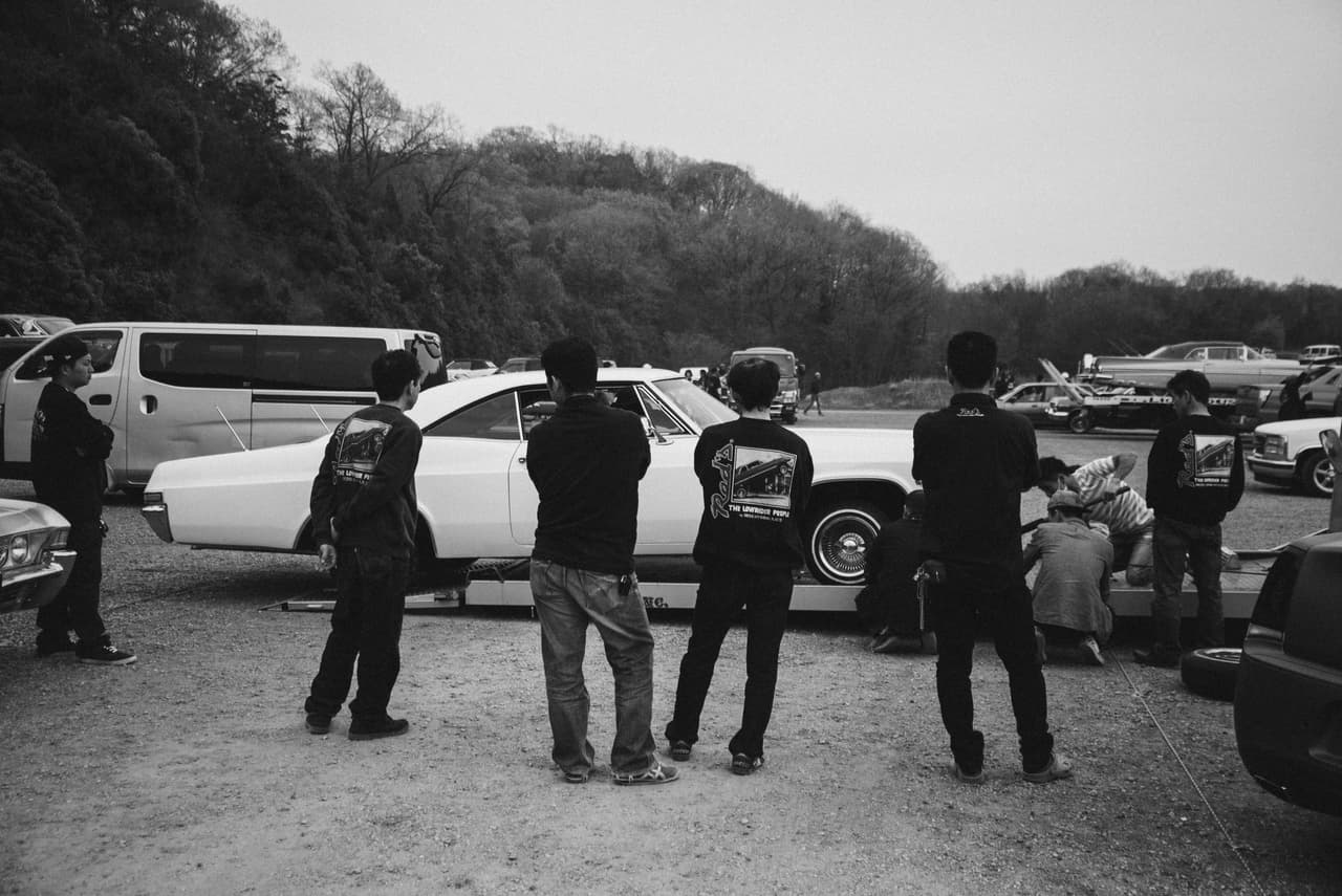 Algunos grupos de Japonés están fascinados con la cultura chicana de California.