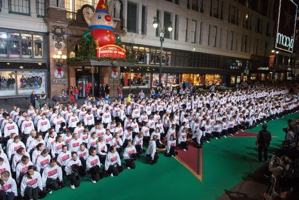 Decenas de ellas se preparan para ofrecernos la mejor coreografía.