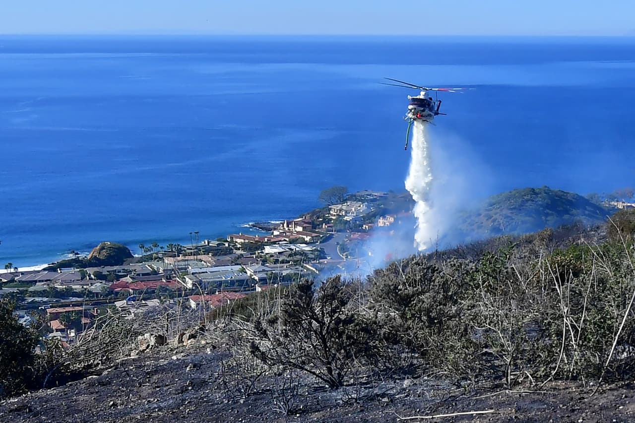 El jefe de bomberos de Laguna Beach declaró que 
<a href="https://www.univision.com/local/los-angeles-kmex/esto-dicen-las-autoridades-sobre-la-evolucion-del-incendio-emerald-en-laguna-beach-video" target="_blank">cuentan con los recursos suficientes para combatirlo</a>, ya que es el único incendio activo en California.
<br>