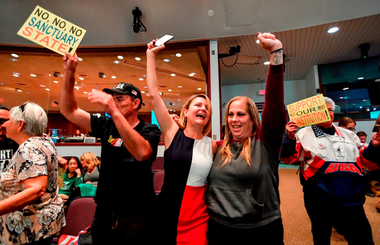 ACLU demanda a la diminuta ciudad que inició la rebelión antisantuario en California