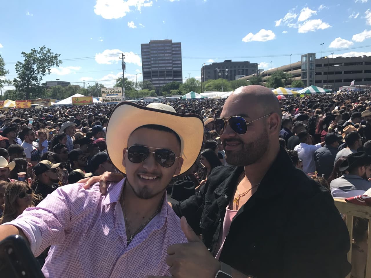 Para Raúl 'El Pelón', Carla Medrano y El Feo será muy difícil borrar de sus mentes lo vivido en la ciudad de los vientos después de este gran evento al lado de La Arrolladora Banda El Limón, Gerardo Ortiz, Calibre 50 y más.