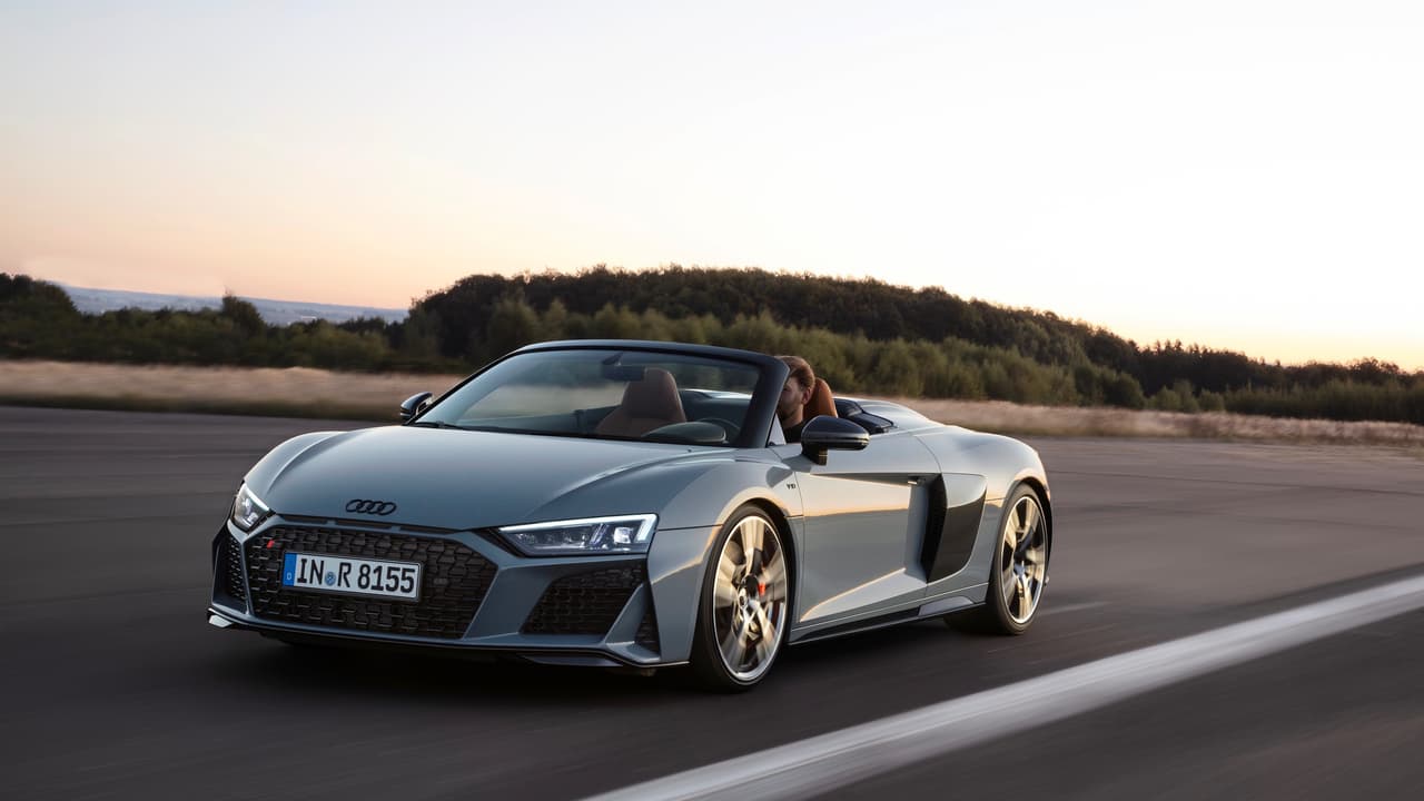 A pesar de los acertados cambios estétidos solo el ojo realmente entrenado, como el de los adolescentes fanáticos del motor, sobrán distinguir al Audi R8 2019 de su predecesor.