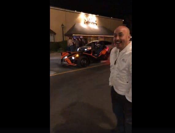 De manera inesperada se anunció la separación del cantante Lupillo Rivera y su esposa Mayeli Alonso. Apenas el 30 de enero
<b> el cantante</b> 
<b>celebró</b> su cumpleaños número 46 y su entonces esposa lo sorprendió con un regalo muy original.