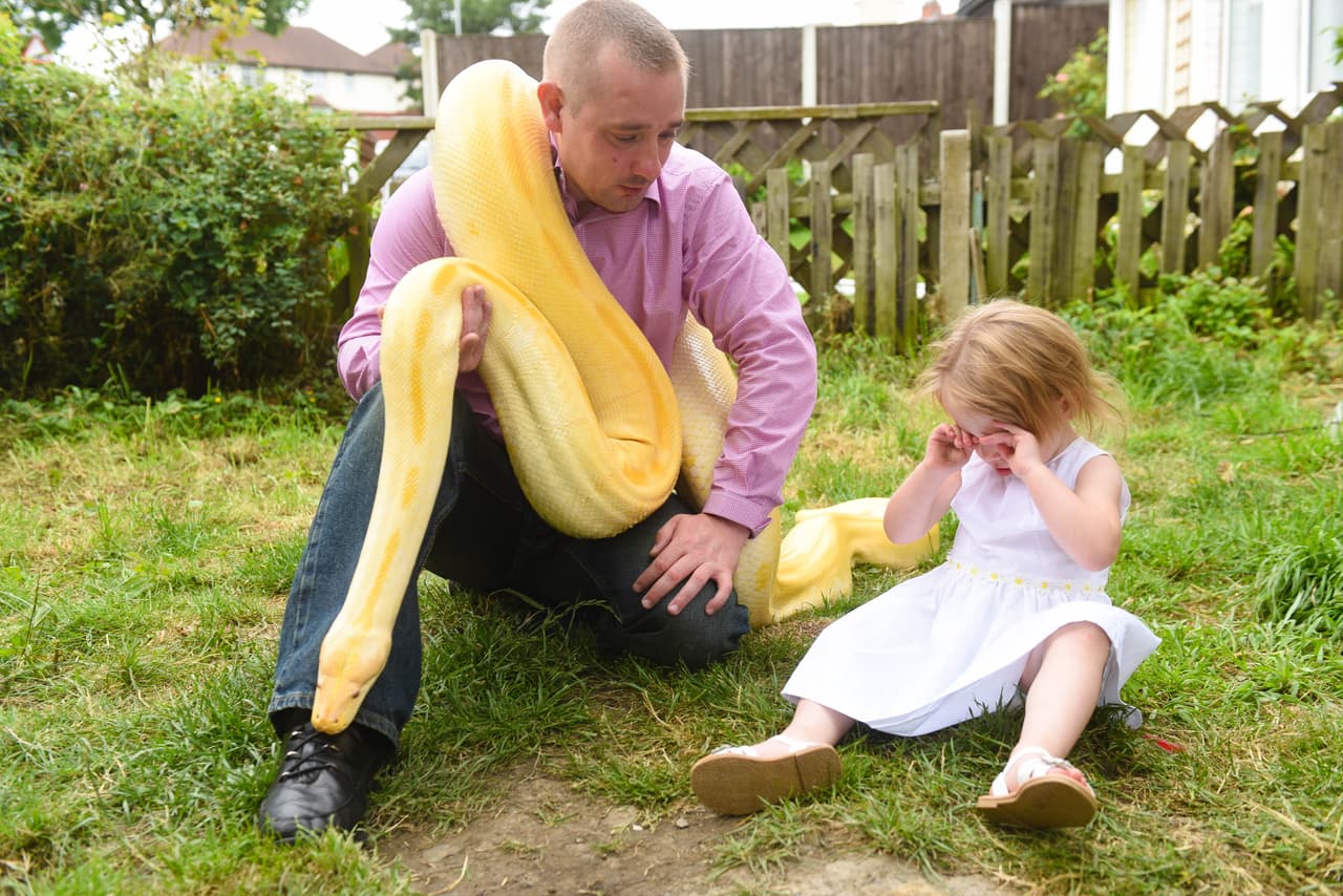 Se despide de ella cada vez que se va a dormir.