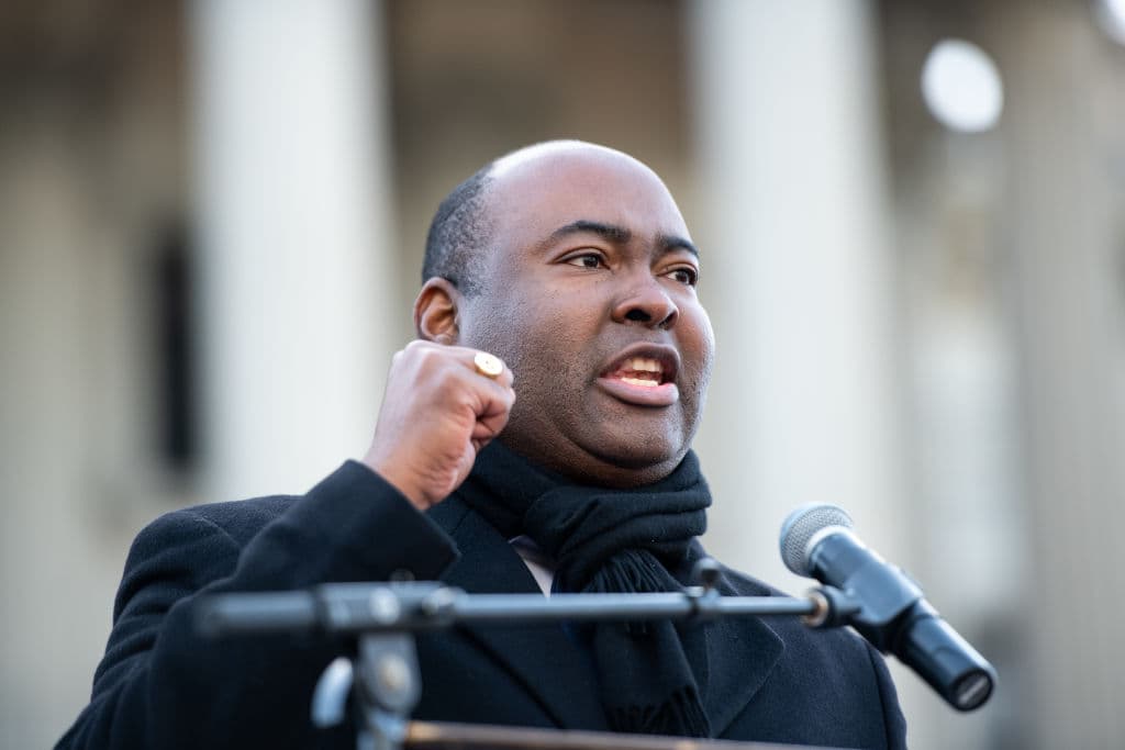 El aspirante al Senador por Carolina del Sur, Jaime Harrison, durante una ceremonia el Día de Martin Luther King en Columbia.