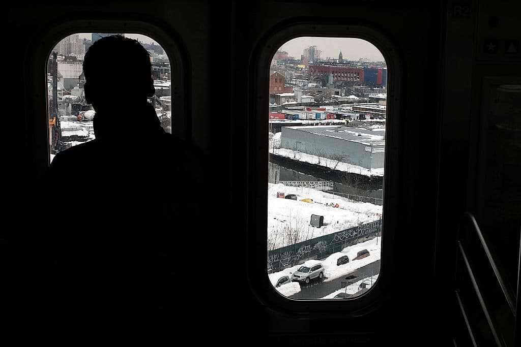 La ciudad de Nueva York se prepara para un sábado de nieve y lluvia helada