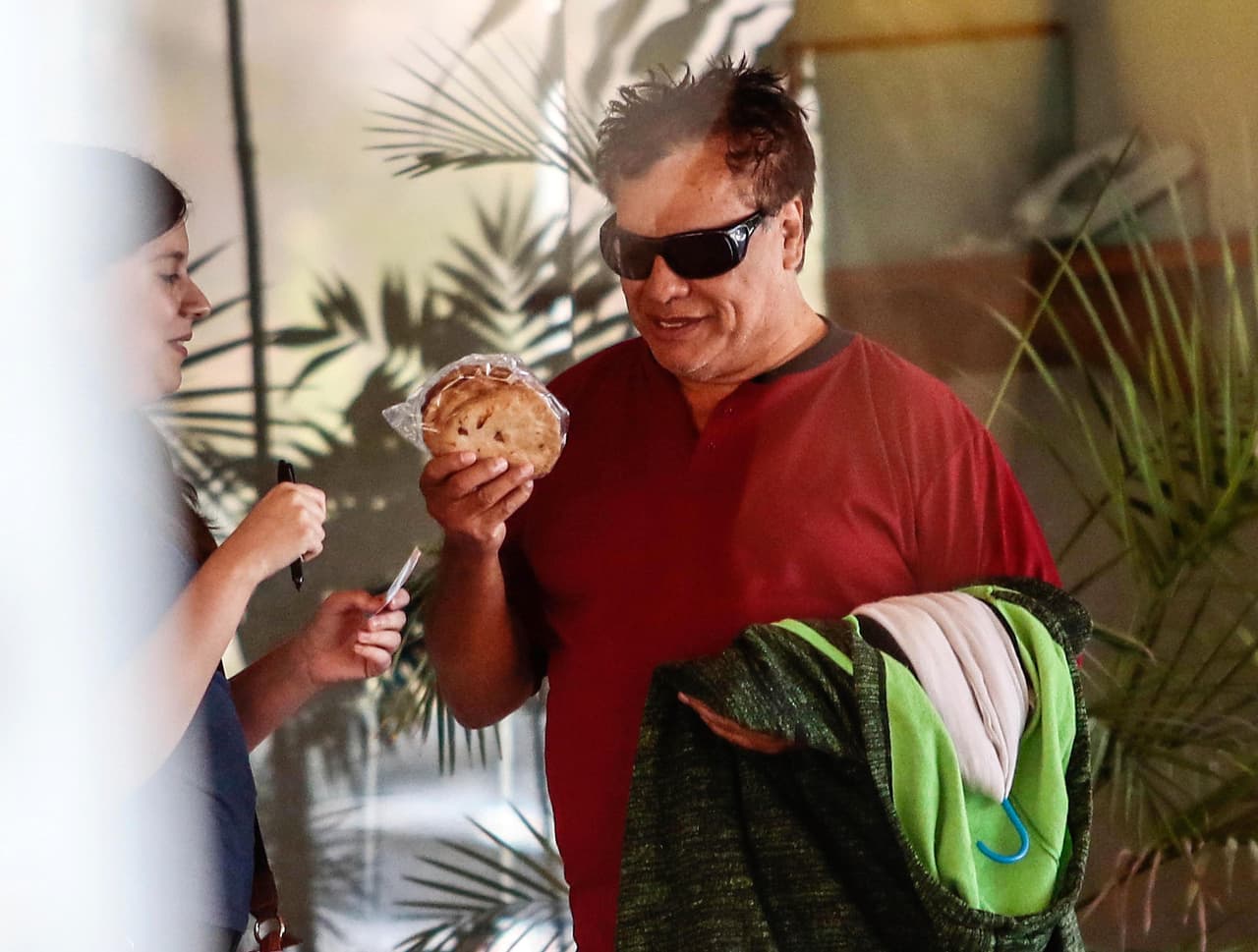 Pero no le quitaba los ojos a ese rico manjar.