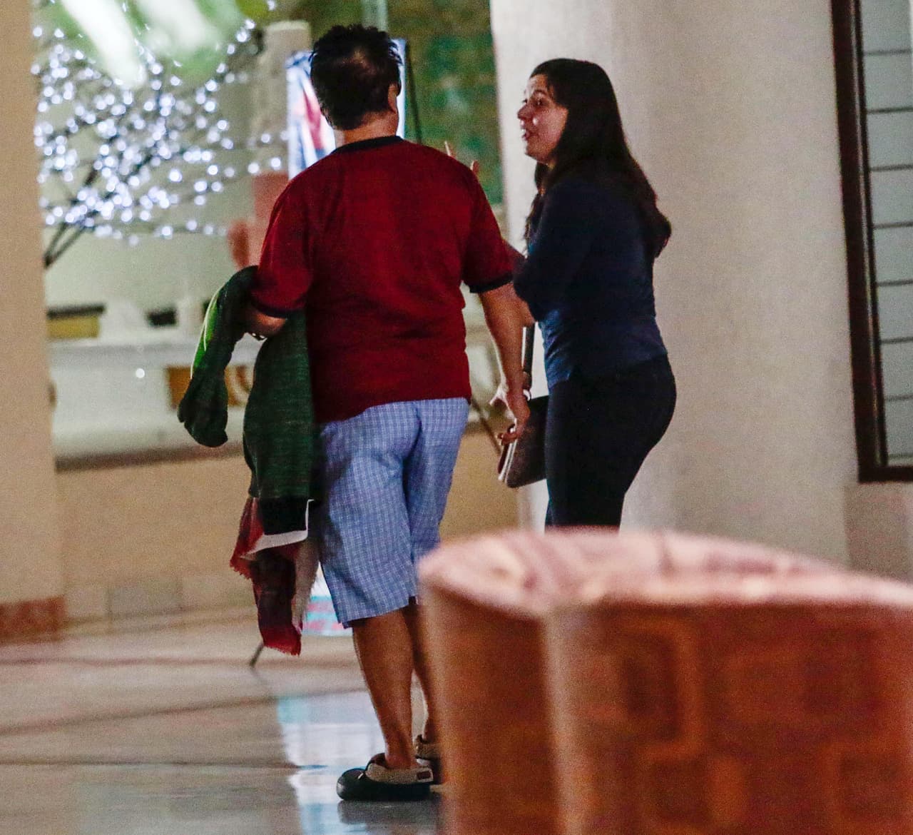 ¿De qué hablarían? Se les notaba muy entretenidos, tanto que ni al paparazzi vieron.