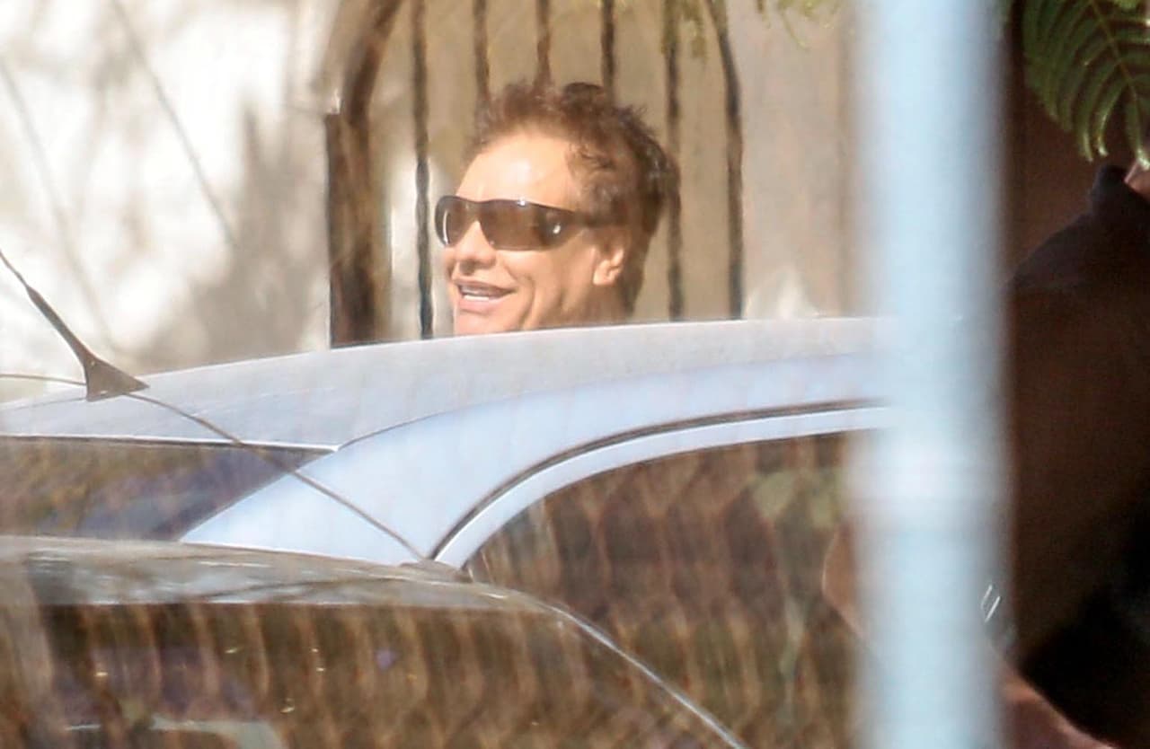 Luego salió para tomar el sol.