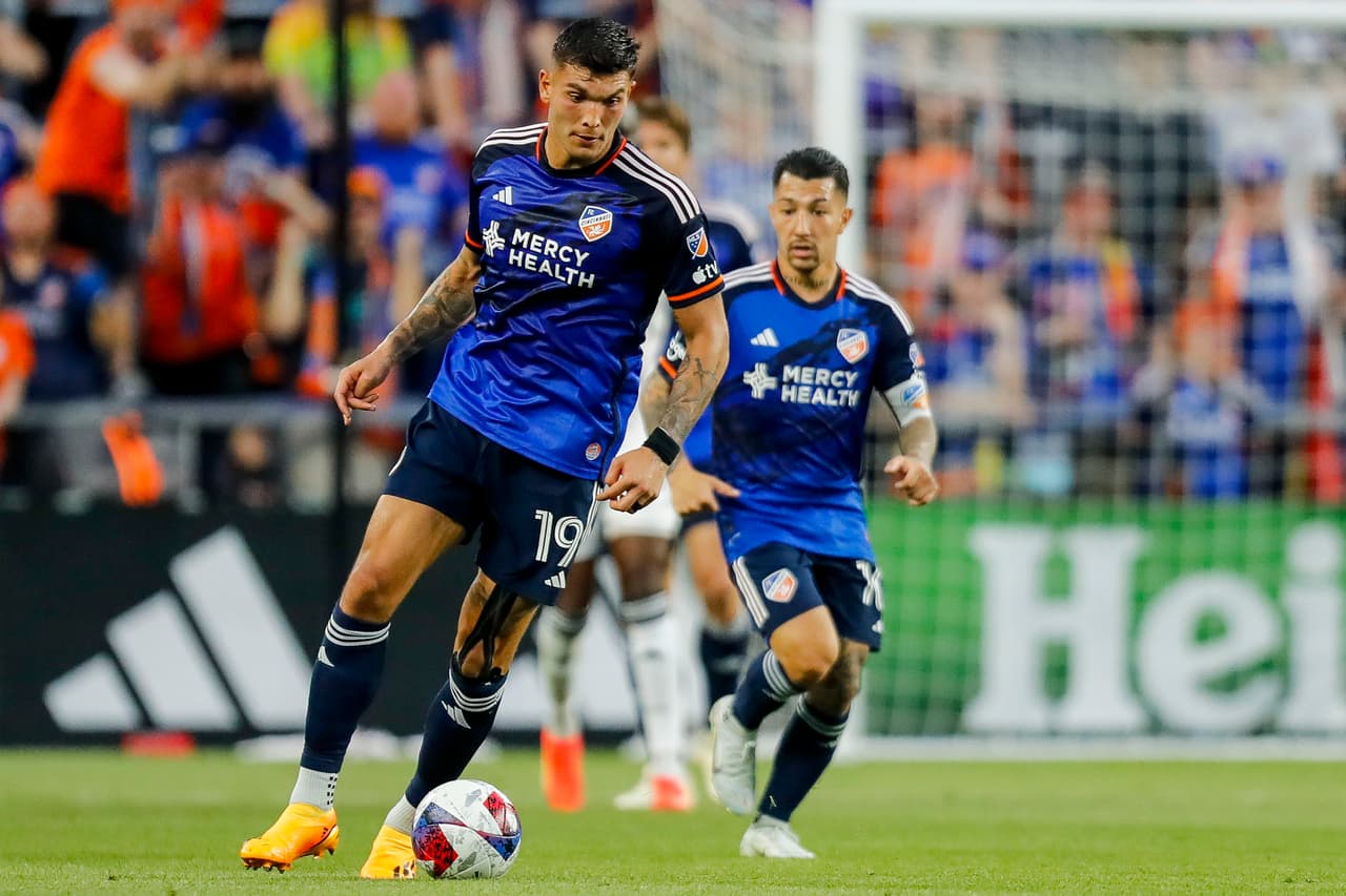 Lucho Acosta y el FC Cincinnati frenan en seco a Benteke y al DC United