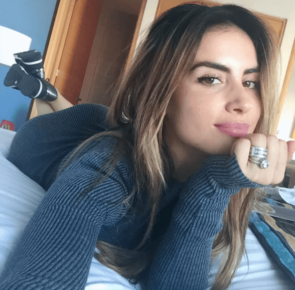 Dos años después, se dio cuenta que algo en su cuerpo no andaba bien, cuando notó un "gordito" en la zona lumbar que no se le quitaba con dieta ni ejercicio, fue así que descubrió que tenía
<b>"un veneno" adentro de su cuerpo</b>.
<br>