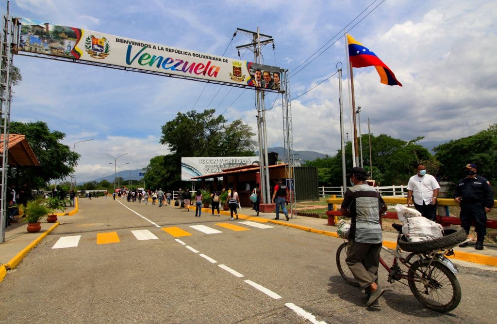Muere un bebé venezolano que viajaba en una embarcación interceptada a tiros por la guardia de Trinidad y Tobago