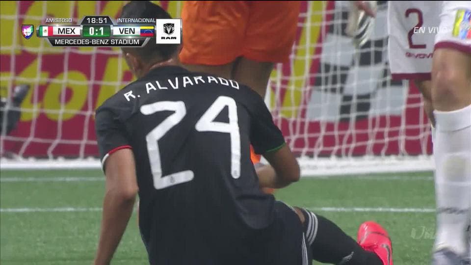 Tiro desviado de Roberto Alvarado