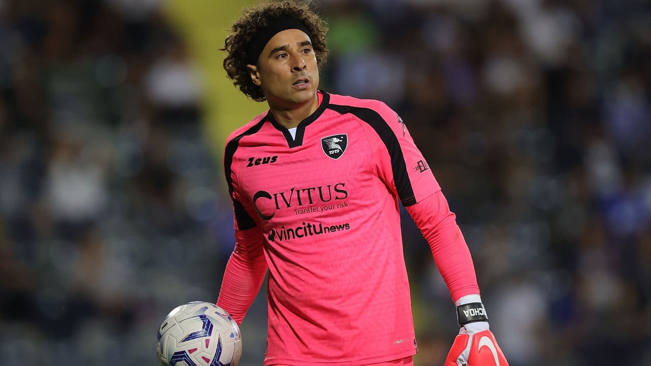 Ochoa es relegado a la banca del Salernitana en debut de Inzaghi