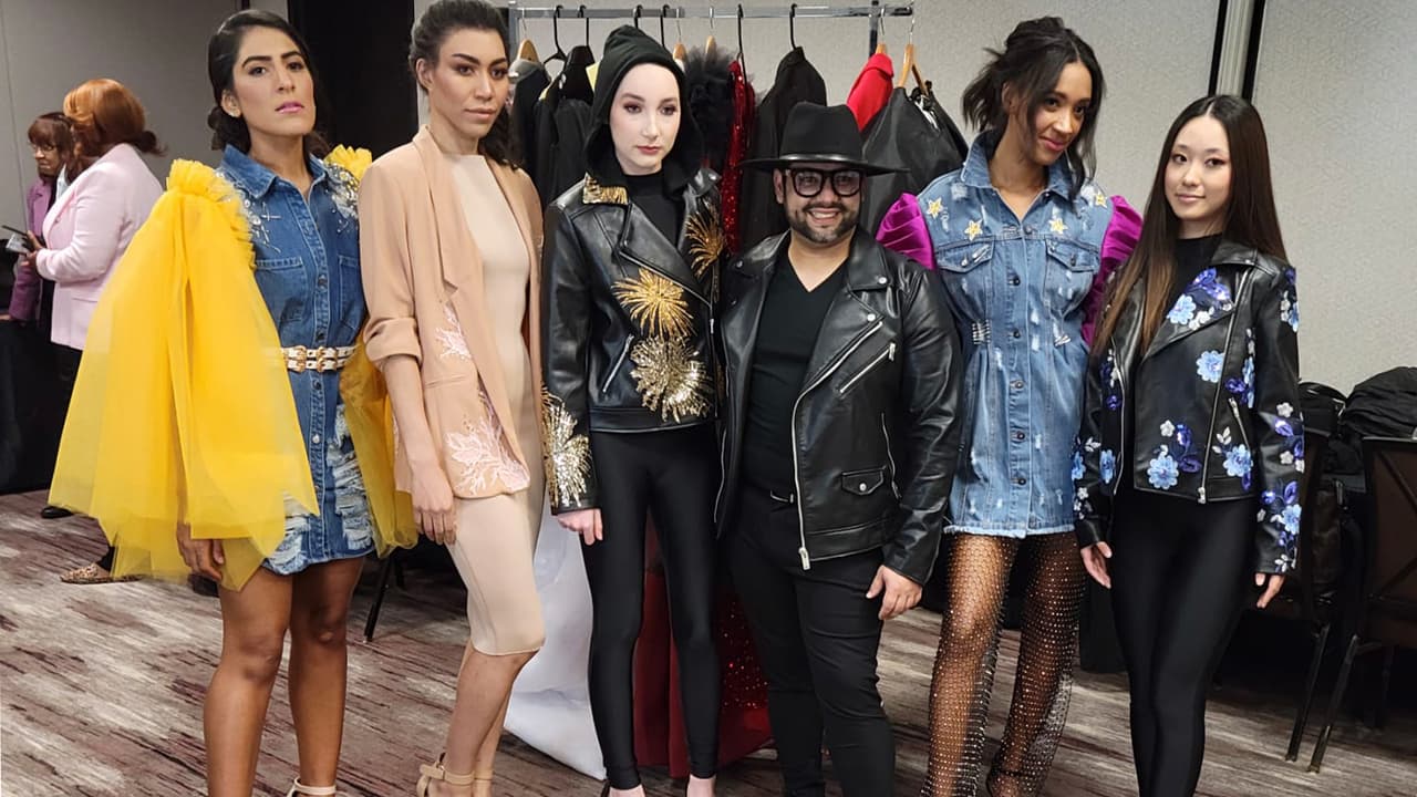 Conoce al primer diseñador hispano en participar en "Pink and Black Gala", que ayuda a mujeres con cáncer en Texas