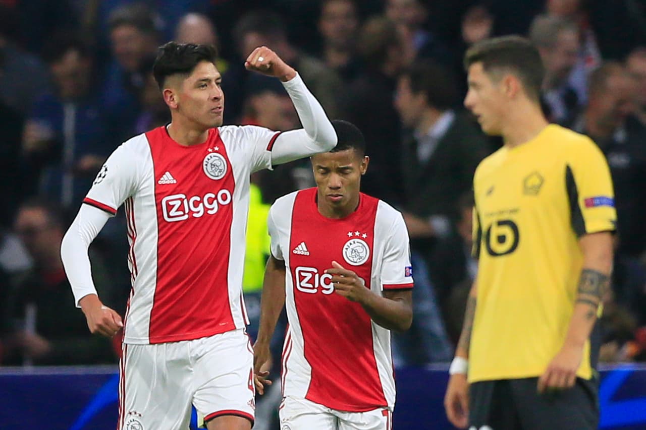 Es el primer jugador mexicano que marca en su debut en la UEFA Champions League.