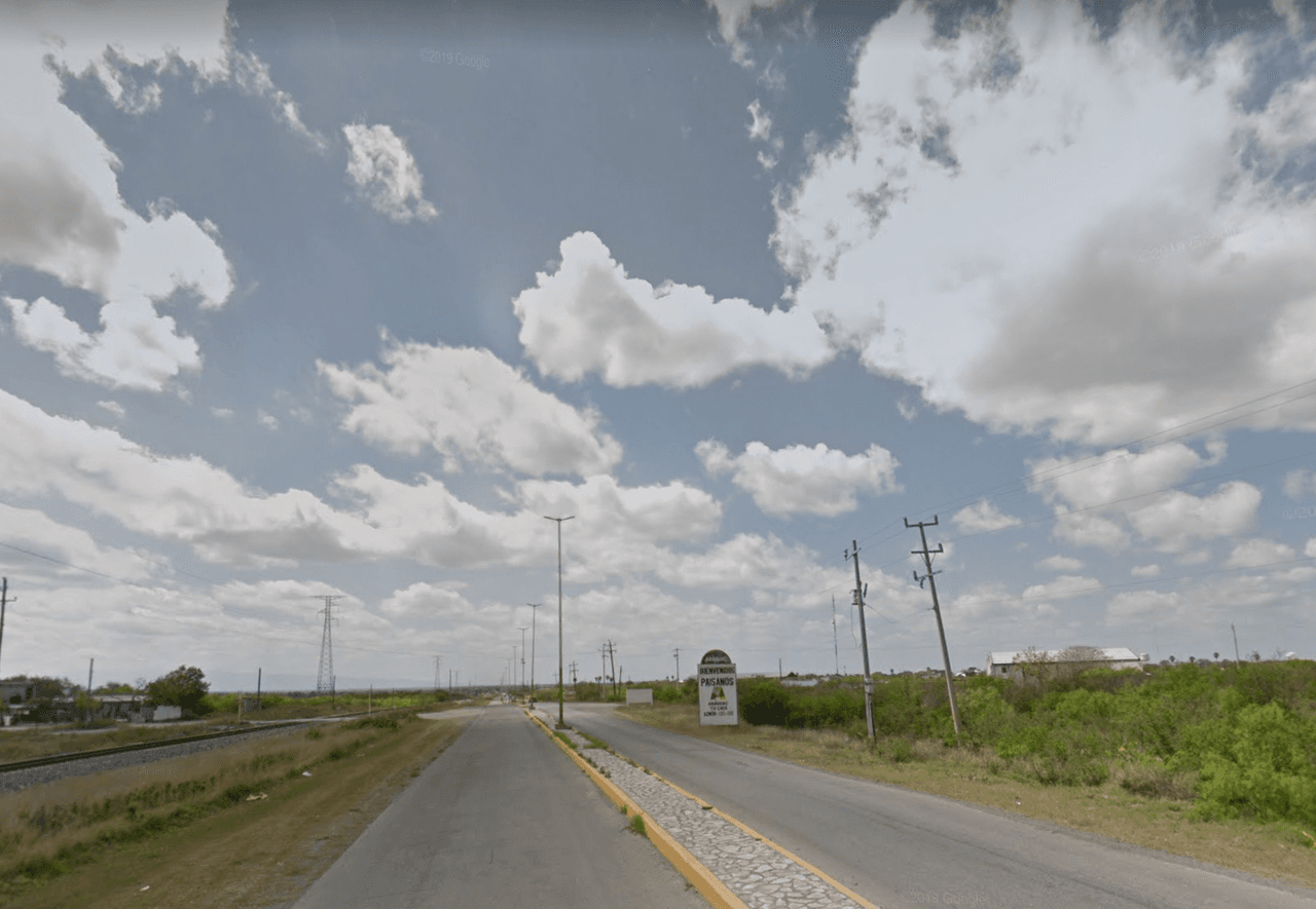 También se recomienda tomar un avión o tomar un autobús que su ruta sea por la carretera 57.