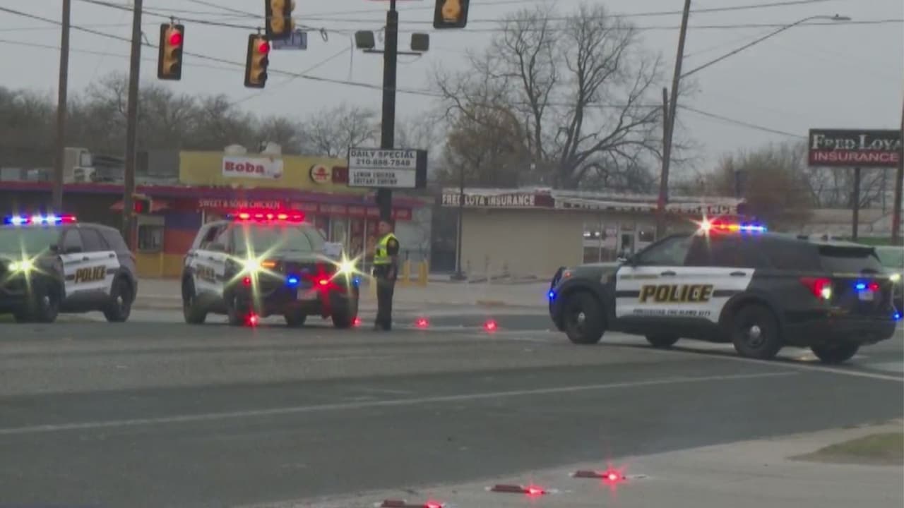 Un ciclista es atropellado mortalmente por dos vehículos en San Antonio