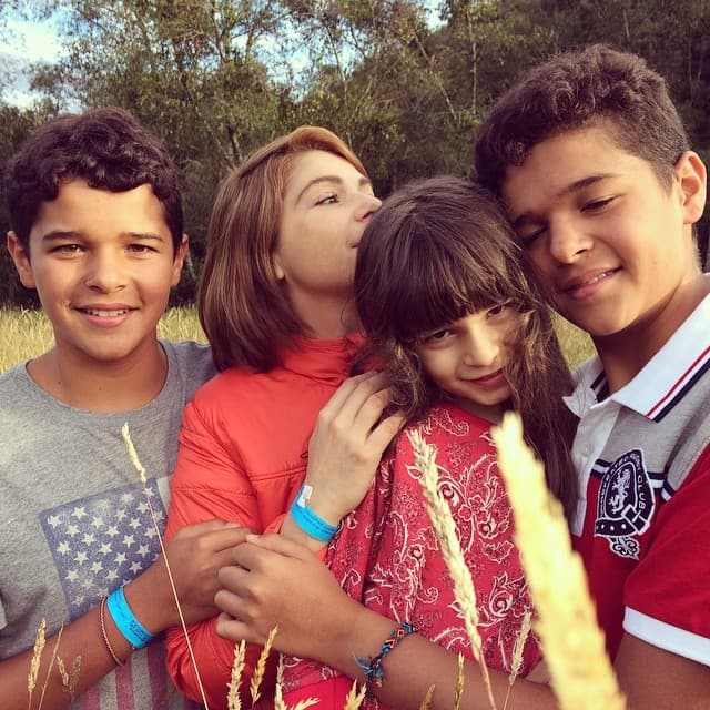 Por ejemplo, esta imagen de la protagonista de 'La mexicana y el güero' es de sus vacaciones familiares en Colombia, en agosto de 2014. En ese entonces, los gemelos estaban en plena adolescencia.