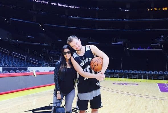 Kourtney también llegó.