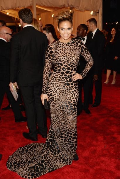 En 2013 JLo volvió a causar sensación en la alfombra roja de la Gala MET.