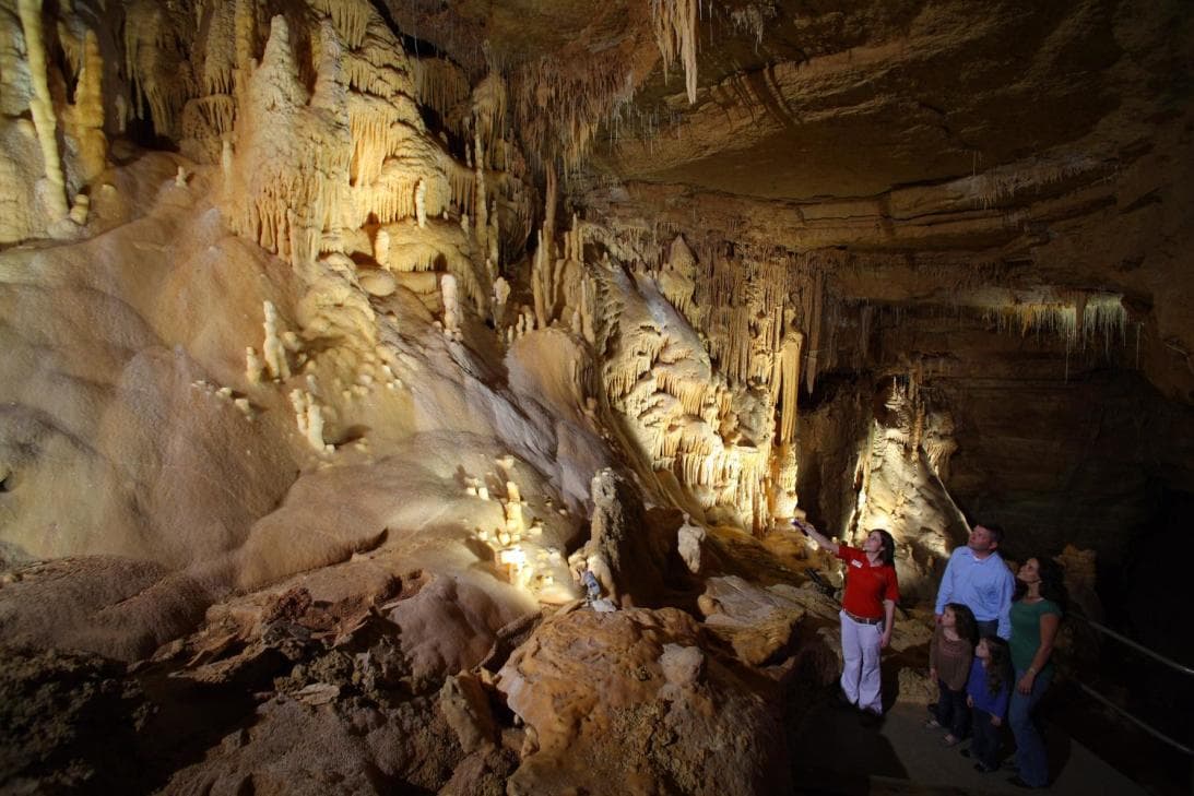 Natural Bridge Caverns anuncia reabrirá sus puertas este viernes