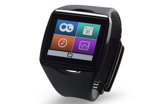 QUALCOMM TOQ - Se trata de un dispositivo caracterizado por, entre otras cosas, disponer de una pantalla capacitiva a color con la tecnología Mirasol de Qualcomm. Gracias a ella, es capaz de mostrar su contenido incluso aunque le dé el sol directamente.