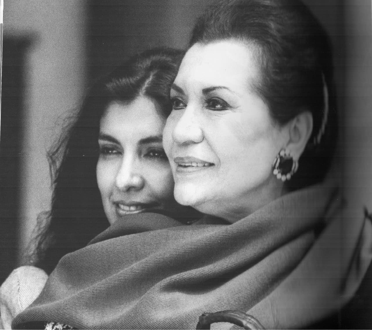 'Lola la grande' adoraba la música, su méxico y a su familia. Lola es recordada por canciones como: 'Cucurrucucú paloma', 'Paloma negra' y 'Huapango torero', entre muchas más.