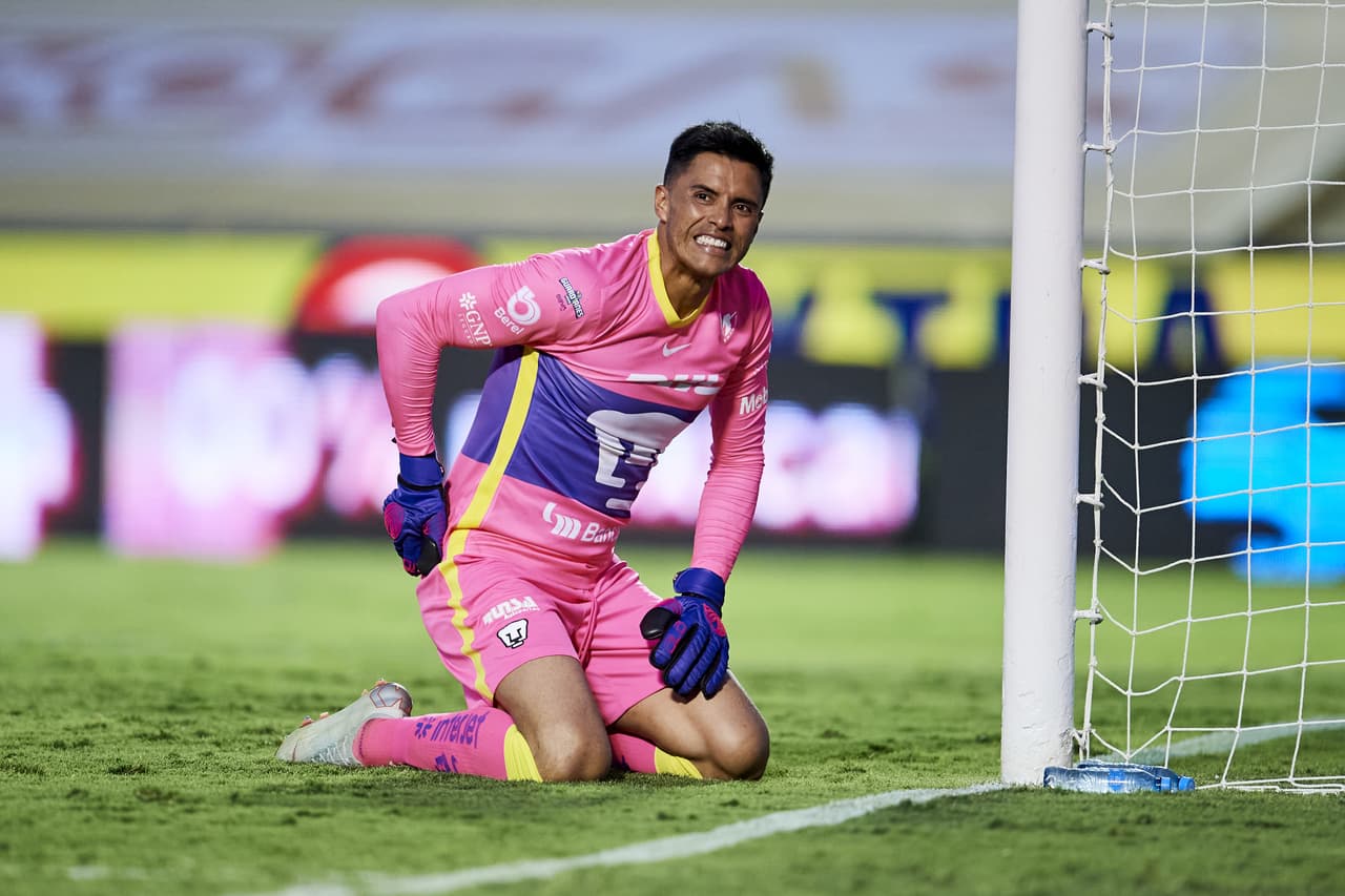 Tigres tuvo la primera oportunidad para abrir el marcador a los 19’, pero Talavera manda a tiro de esquina.