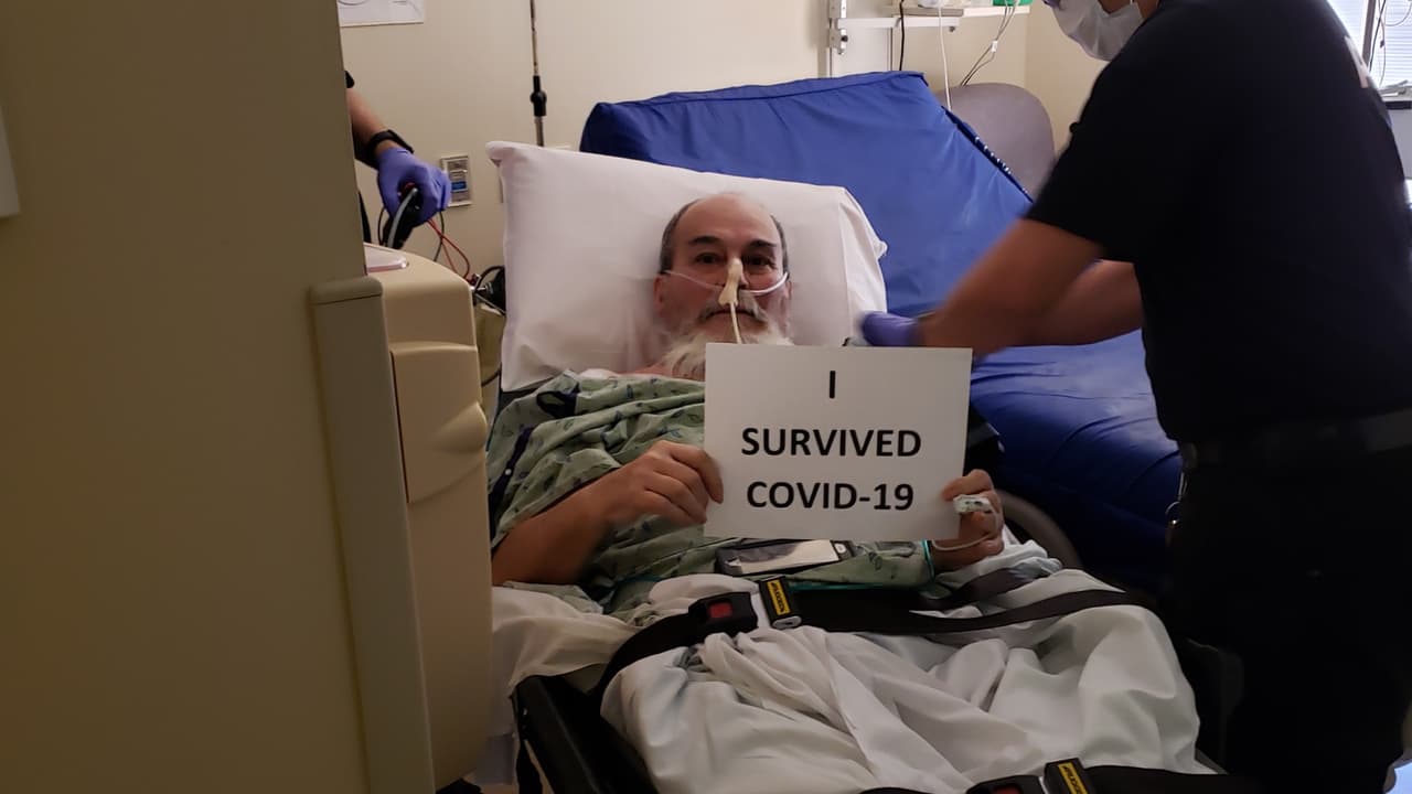 "Sobreviví al Covid-19": le venció la batalla al coronavirus después de 50 días hospitalizado