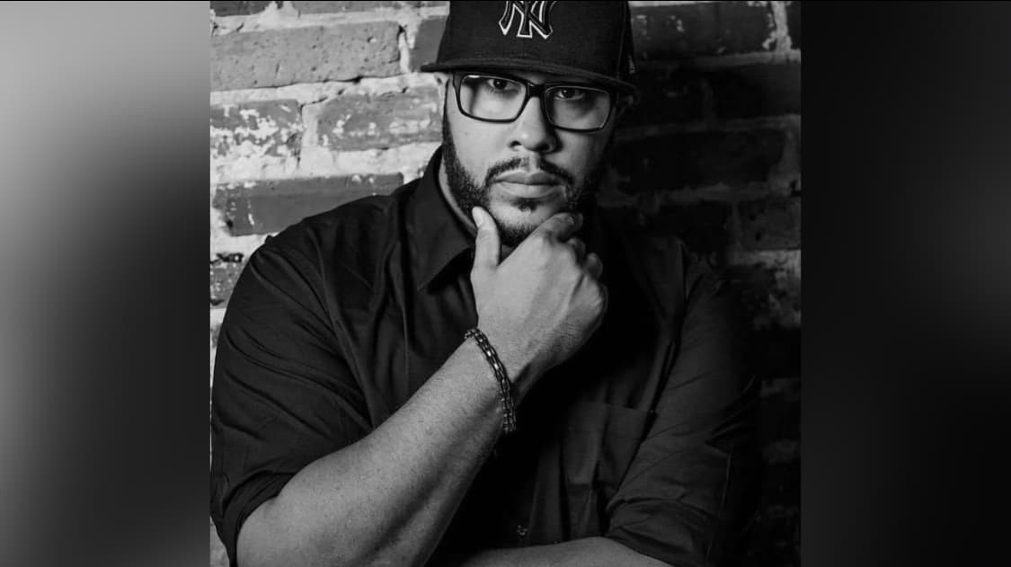 Luego Griff Gotti de 39 años, quien era un reconocido DJ en Miami Beach, murió tras contagiarse con el coronavirus. Desde el hospital dijo en sus redes sociales, “les imploro que estén muy vigilantes con su salud estos días, todos podemos vernos afectados”.