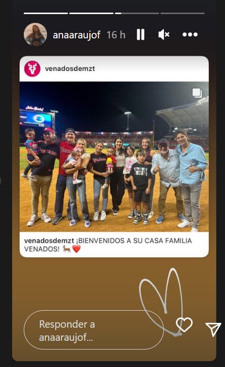 Desde la cuenta de Instagram del equipo mazatleco se publicó otra foto en la que aparece la familia de Pablo Lyle junto a otros invitados al juego.
<br>