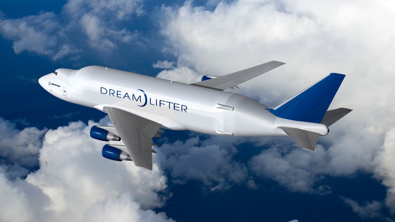 Dreamlifter aterriza en Salt Lake City con 500,000 máscaras para maestros y estudiantes de Utah