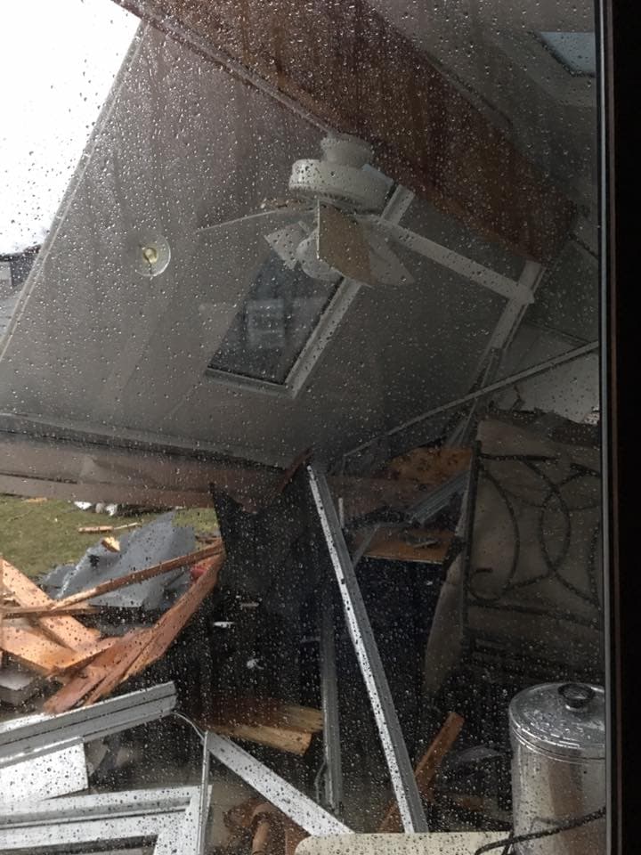 El Departamento de Bomberos de Ottawa confirmó que había una persona muerta.