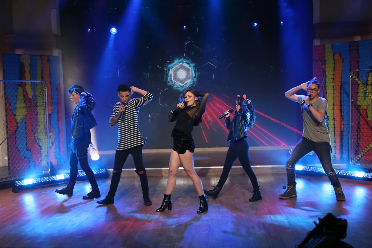 El tercer sencillo se titula 'Muévete'.