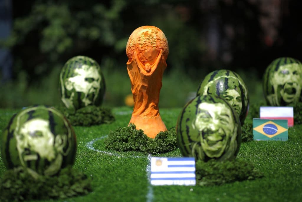 Mundial con cara de fruta: los rostros de los cracks plasmados en un arte inesperado