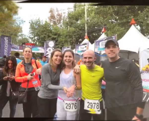 Sus amigos también estuvieron presentes en ese momento tan especial.