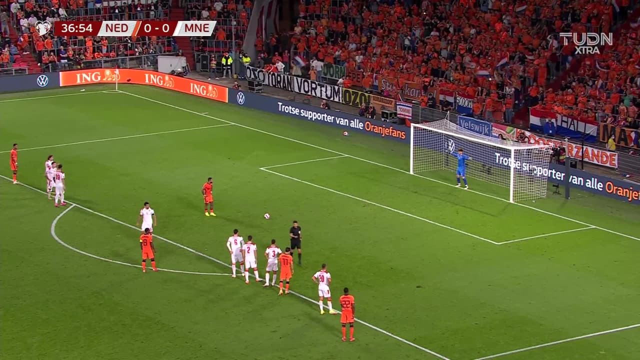 ¡Gol de Holanda! Memphis abre el marcador ante Montenegro