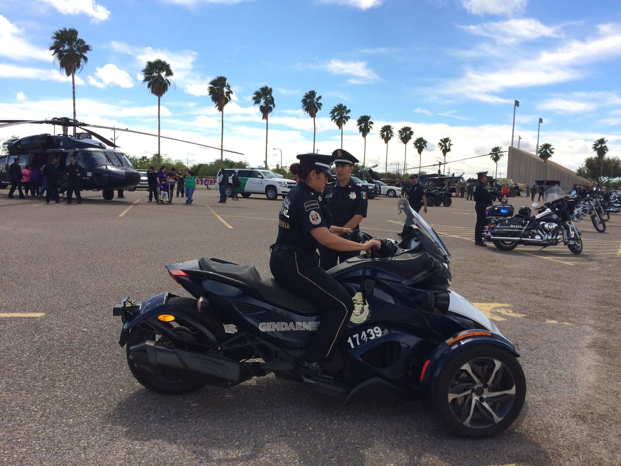 Lo último en armamento y tecnología para protección fronterizaDurante el evento binacional relacionado con seguridad fronteriza, agencias del orden de EEUU y México hicieron despliegue del armamento y equipos que se utilizan en ambos lados de la frontera.