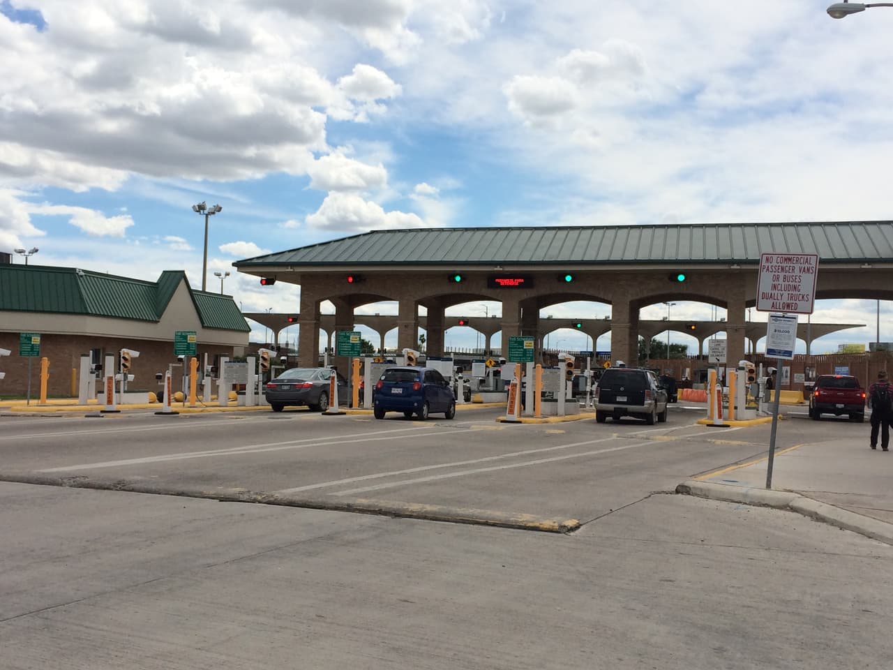 Puente Internacional de McAllen-Hidalgo, en una de las fronteras más complejas y peligrosas del mundo