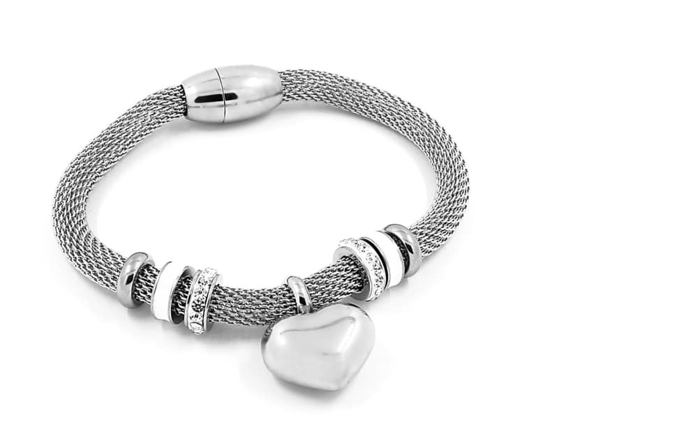 Entre los elementos minerales, destacan la plata y el platino, que les ayudan a tener un equilibrio favorable entre lo material y lo espiritual, así como atraer bendiciones.