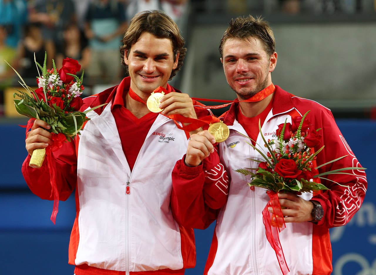 Federer tiene dos medallas olímpicas, una de oro en dobles junto con Stanislas Wawrinka en los Juegos Olímpicos de Pekín 2008 y en Londres 2012 ganó la medalla de plata individual.